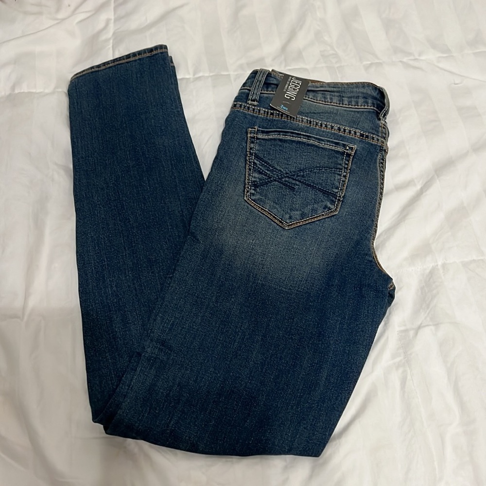 Aeropostale Jegging low rise skinniest fit Jean Size 2 Reg,